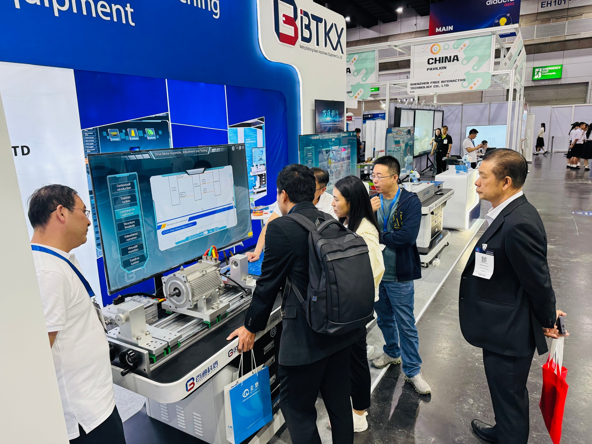 Integrated BTKX test and teaching station on display
